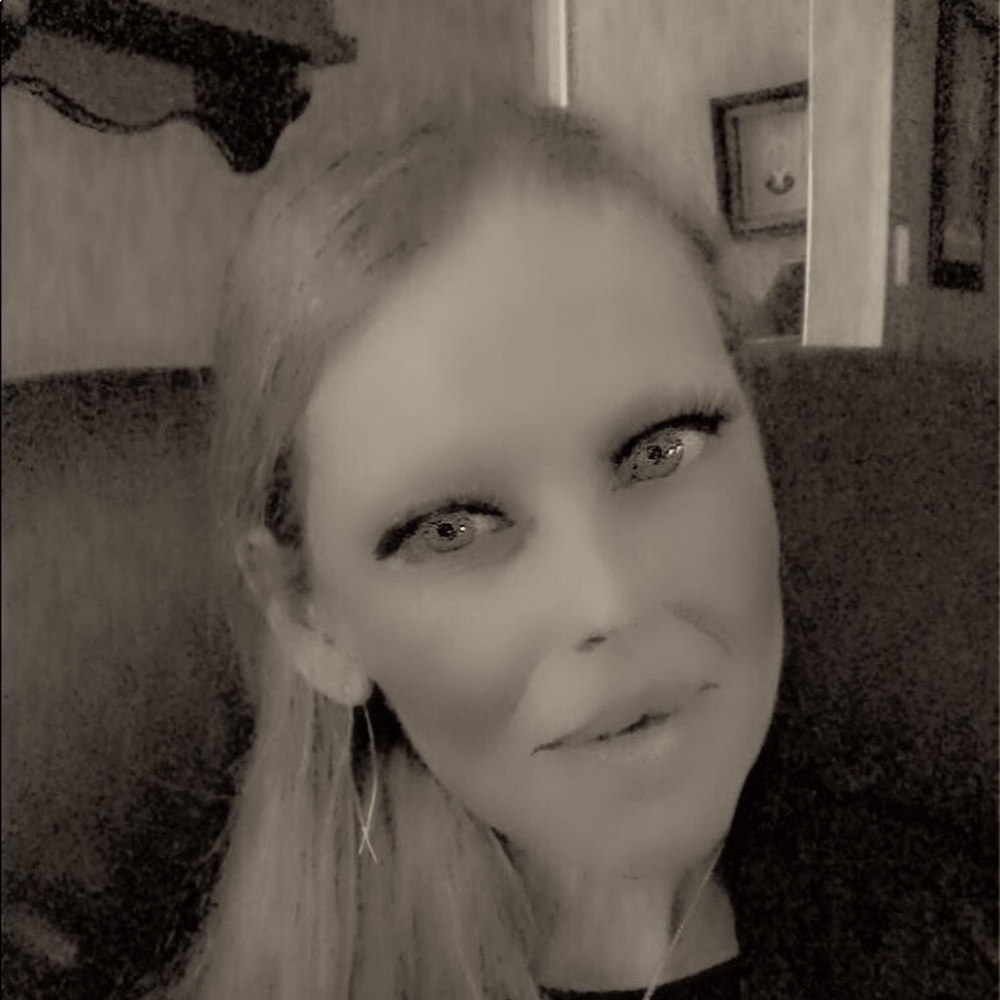 Meet your Posher, Laurie